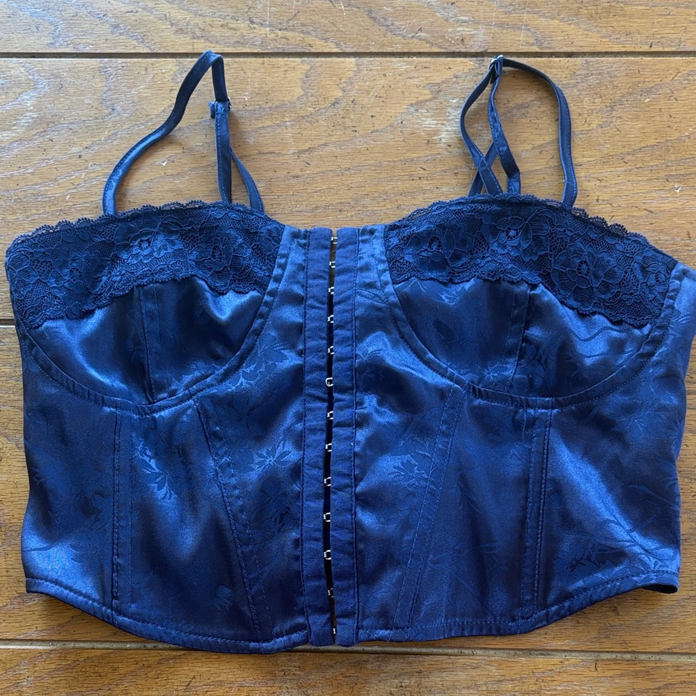 Elegant Navy Lace Bustier
